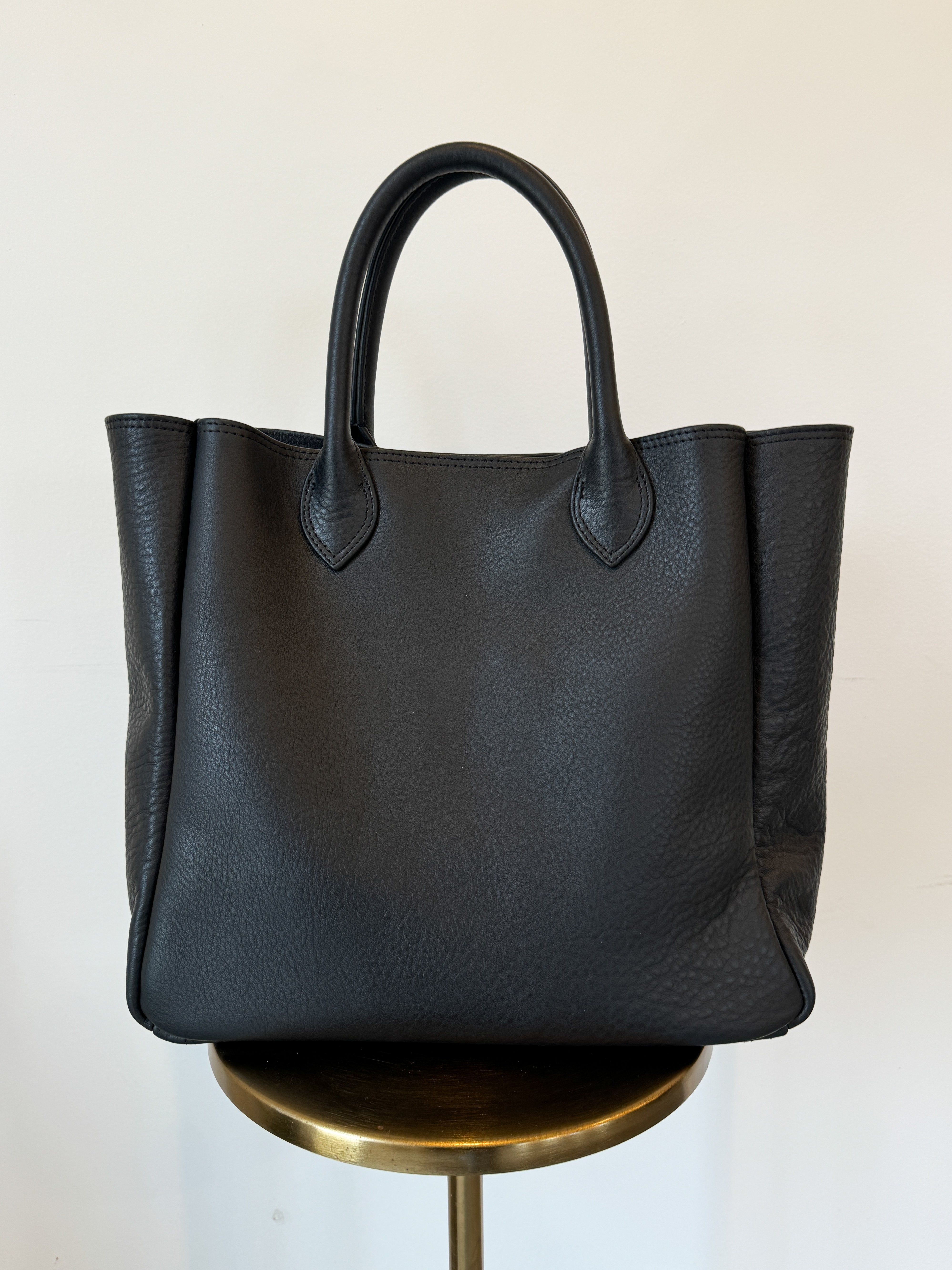 Shirley Tote | Matte Black