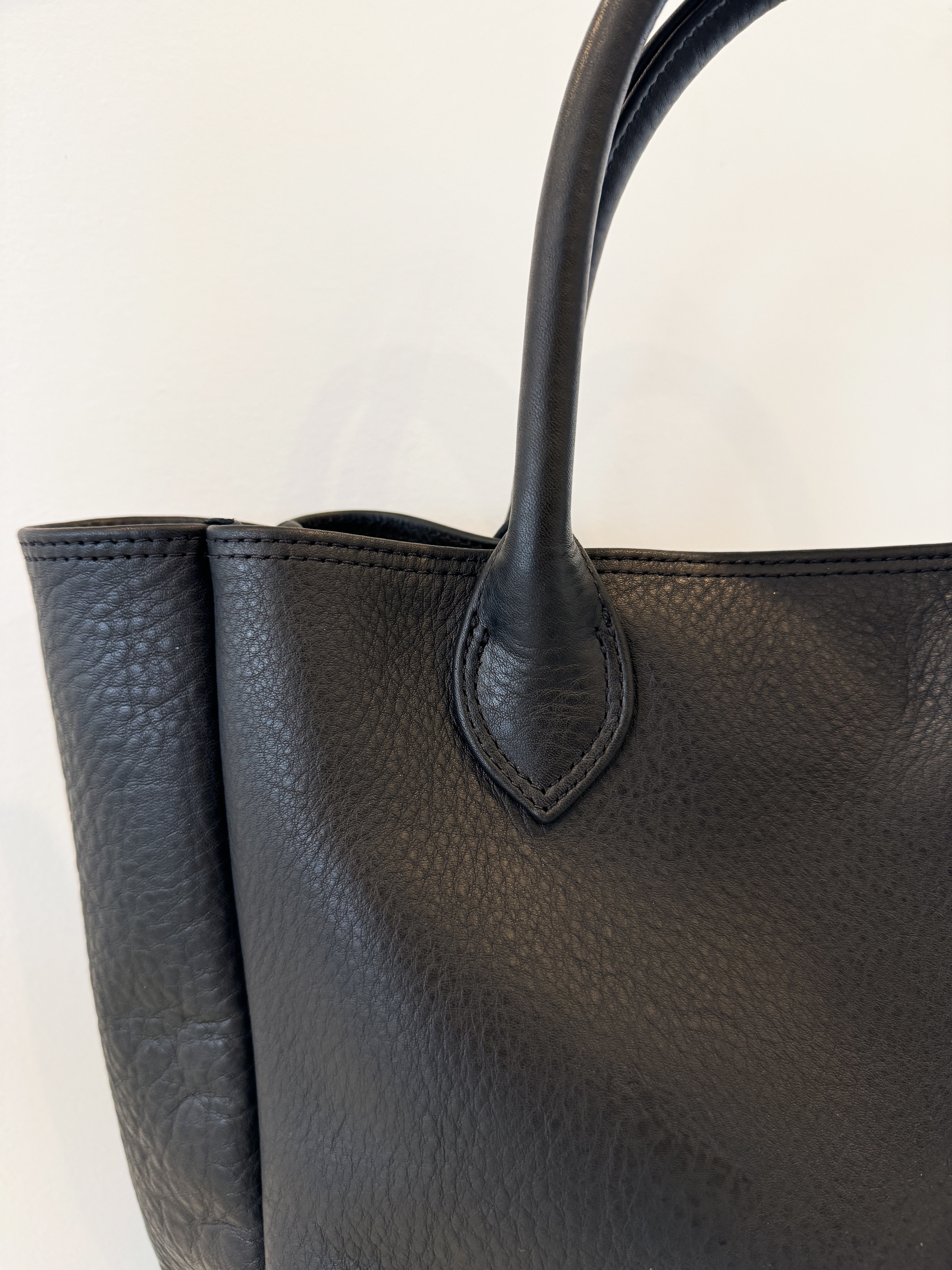 Shirley Tote | Matte Black